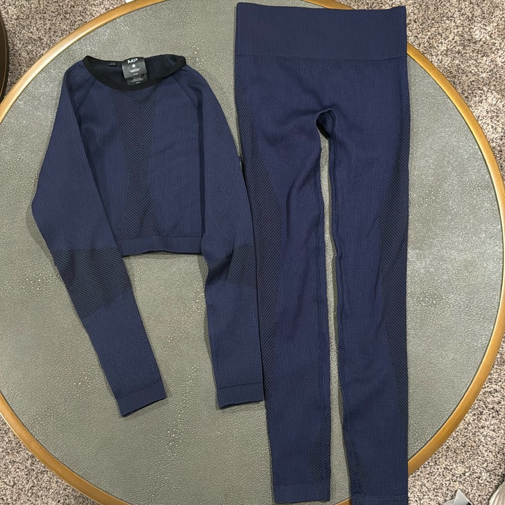 MYPROTEIN Set- Top size S Leggings size M